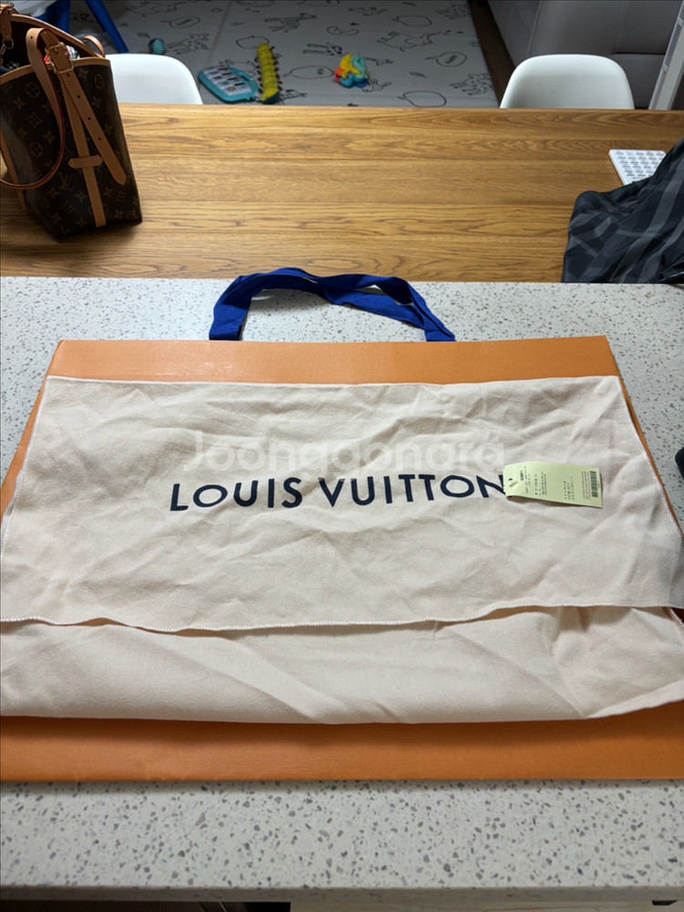 루이비통 온더고 mm 새상품--8