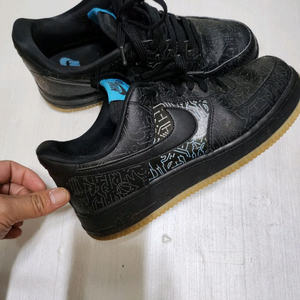 정품 나이키 에어포스1 스니커즈 플레이어 블랙