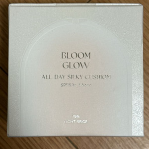 [새상품] 코이 블룸글로우 올데이 실키쿠션 19N