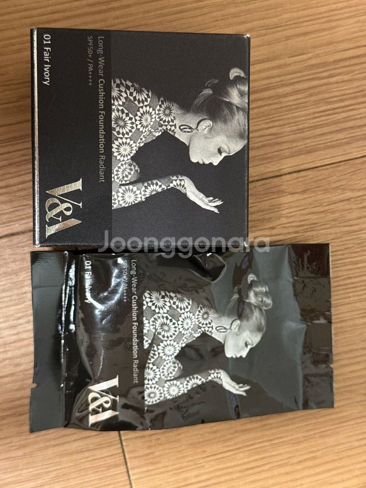 [새상품] 브이앤에이 롱 웨어 쿠션 파운데이션 01 페어 아이보리--0