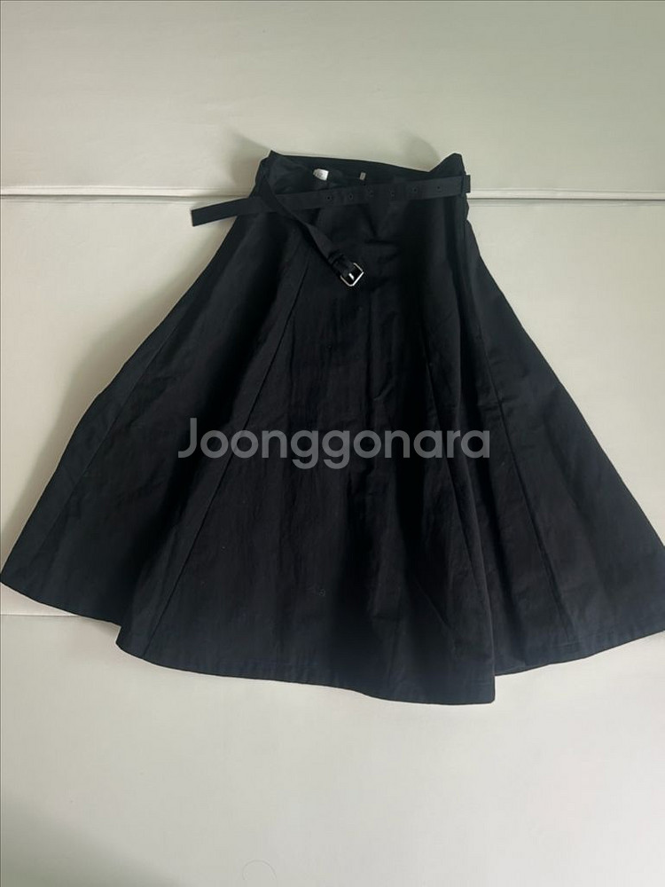 시에 sie 프렌치 플레어 스커트 미디 블랙 M 팔아요--0