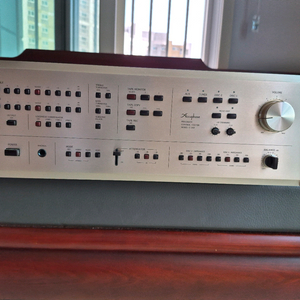 아큐페이즈 C-240 프리앰프