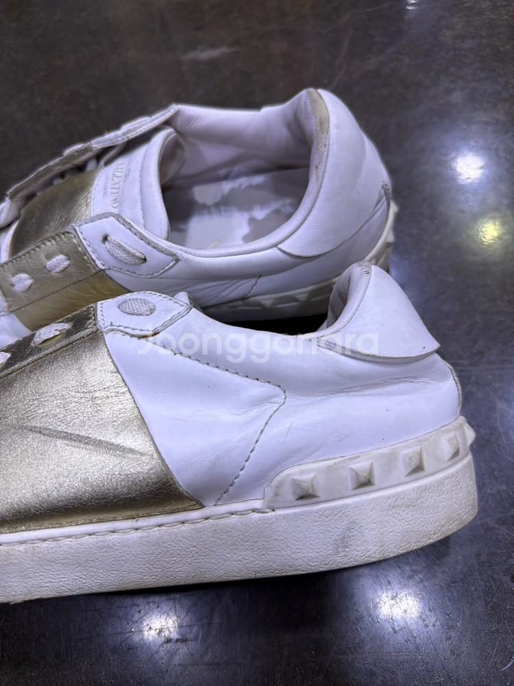 발렌티노 히든 락스터드 화이트 골드 스니커즈 41.5--5