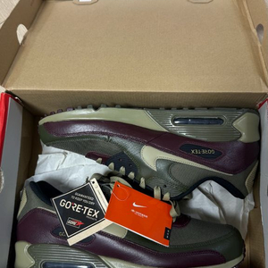 나이키 에어맥스 90 gtx 고어텍스 올리브 285mm