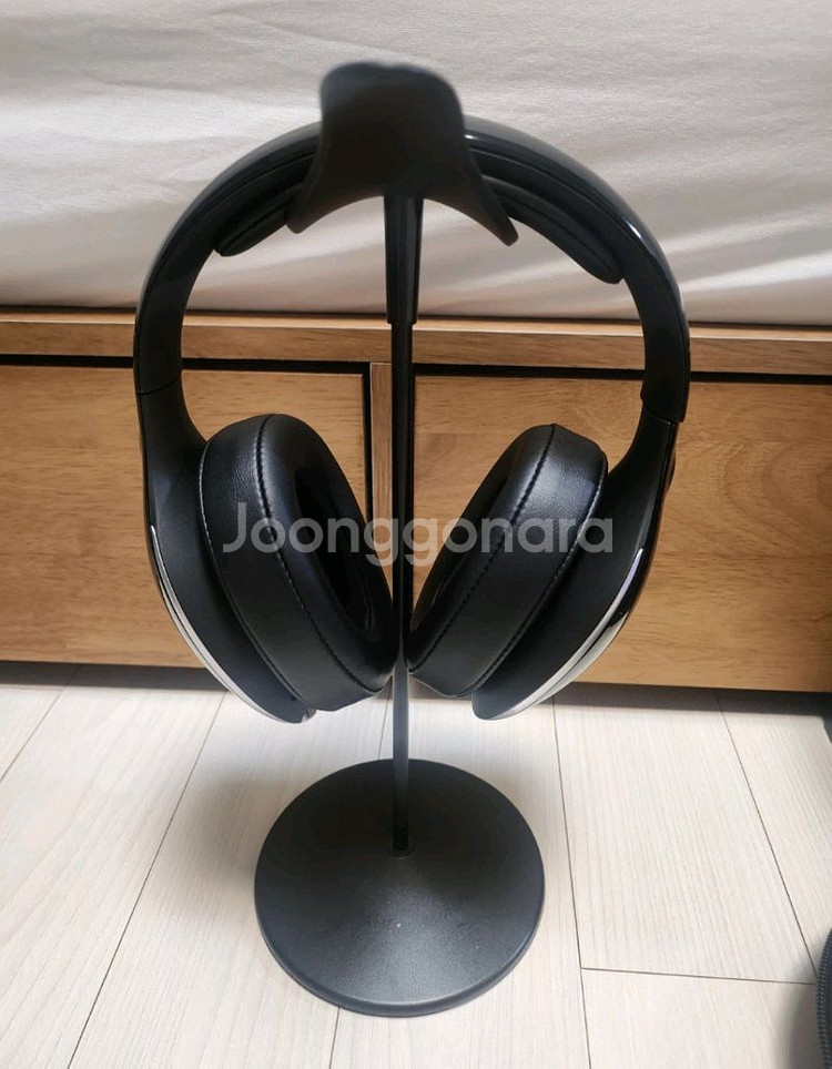 [거의새것] 벤츠 블루투스 노이즈캔슬링 헤드폰 팝니다.--1