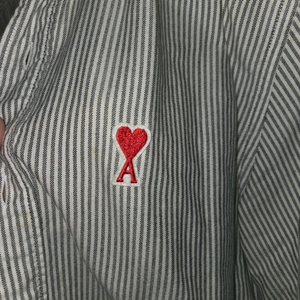 아미 스트라이프 셔츠