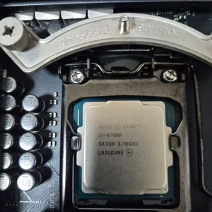 i7-8700K CPU& ASUS ROG z390 메인보드 팝니다