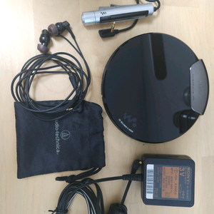 소니 CD워크맨 D-NE820 정상작동품입니다.