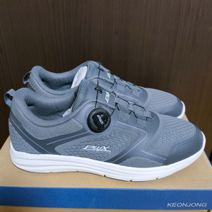 [(새상품)]다이얼 런닝화 270 운동화 프로월드컵