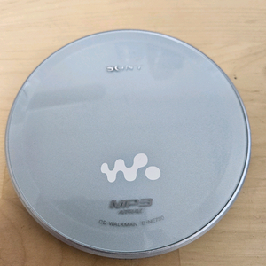 소니 CD워크맨 D-NE730 정상작동품입니다.