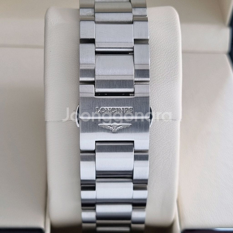 론진 콘퀘스트 V.H.P GMT 흰판 43mm--2