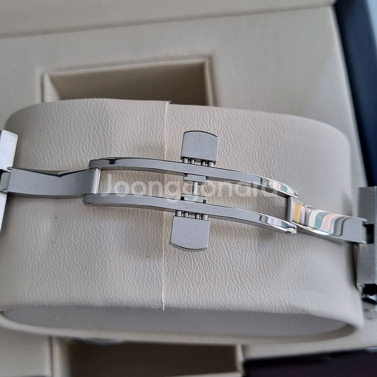 론진 콘퀘스트 V.H.P GMT 흰판 43mm--6