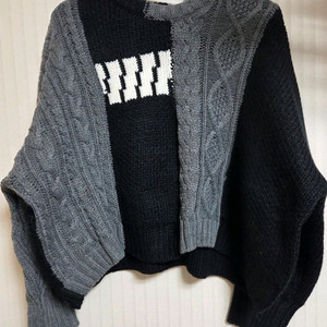 새상품 꽈배기 배색니트