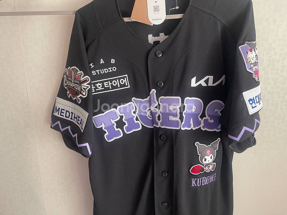 기아타이거즈 쿠로미 콜라보 박찬호 유니폼--0