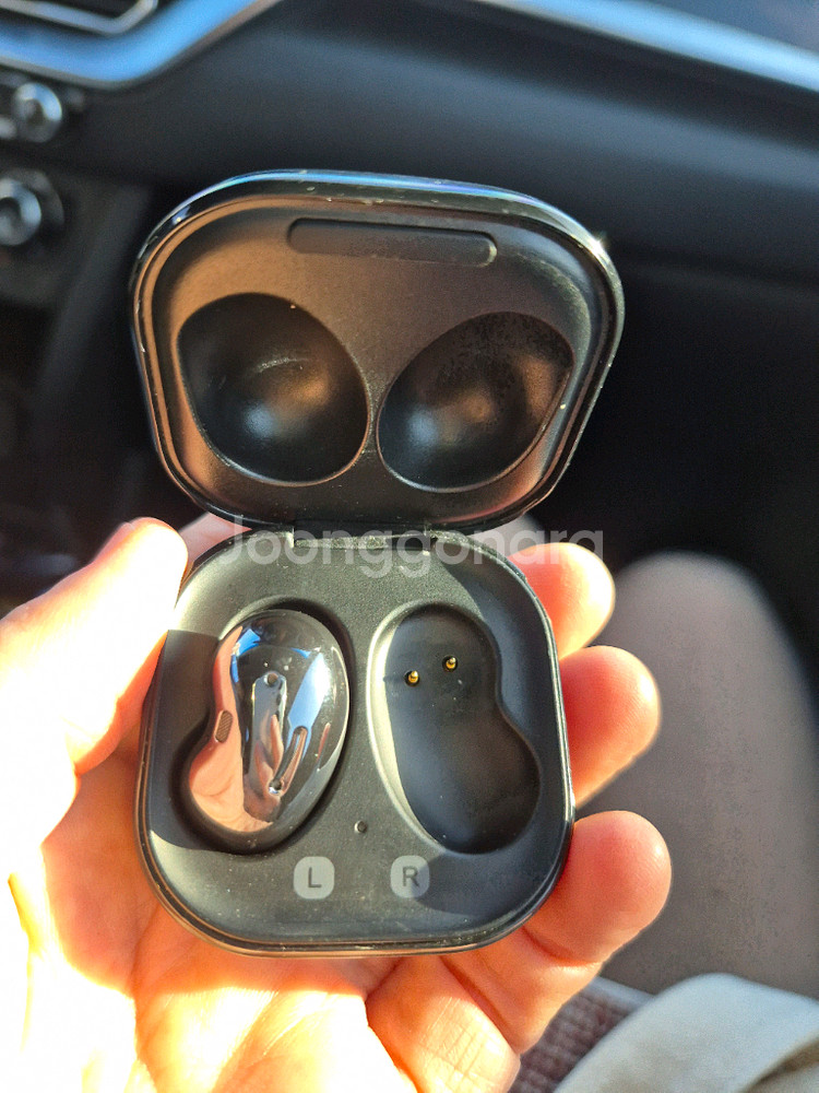 삼성 버즈라이브 블랙 15000원--0