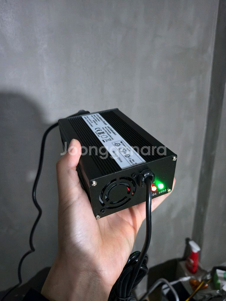 엑스라이더 48v 고속충전기--0