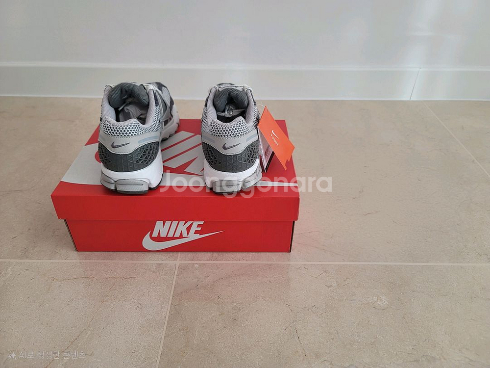 [260]나이키 줌 보메로 5 프리미엄 라이트 아이언 오어 앤 플랫 퓨터--2