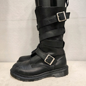 닥터마틴 로렌 블랙 가죽 스트랩 버클 부츠 230