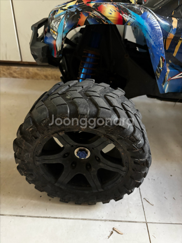 트랙사스 엑스맥스8s 1대5 RC카 판매/교환--1