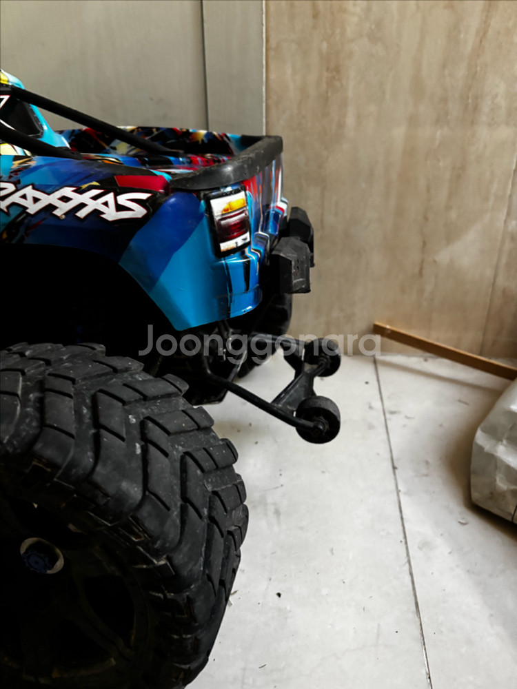 트랙사스 엑스맥스8s 1대5 RC카 판매/교환--3