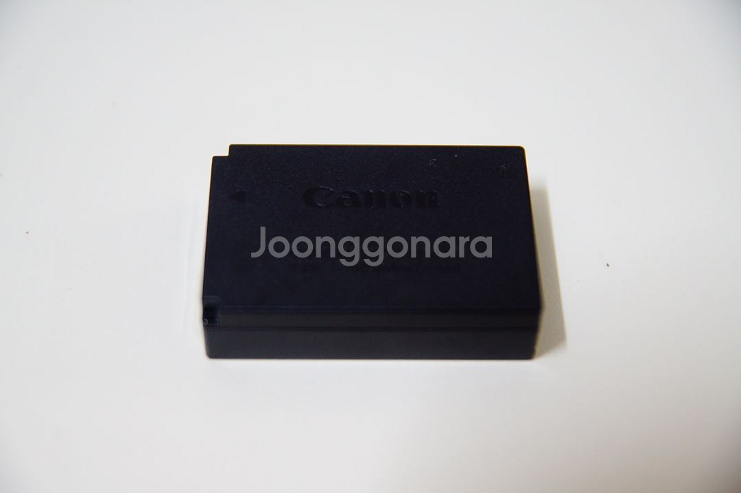 [캐논] EOS M 미러리스용 배터리 E-12 팝니다--2