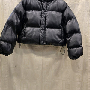 블랙업 레더 크롭 패딩 점퍼 프리사이즈