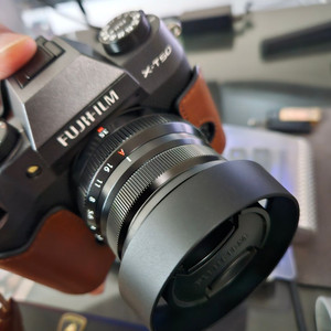 후지 x-t50 블랙 신품급 바디와 xf35mm f2 렌즈