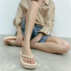 zara 자라 러버라이즈드 플랫 샌들 - 크림화이트 (38)