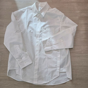 우영미 24fw 백로고 화이트 셔츠 48(교환 또는 판매)