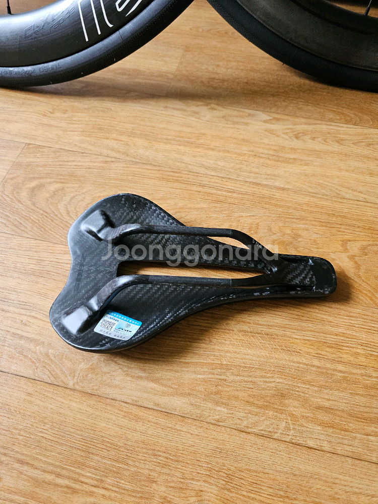 호비제우스 카본안장--2