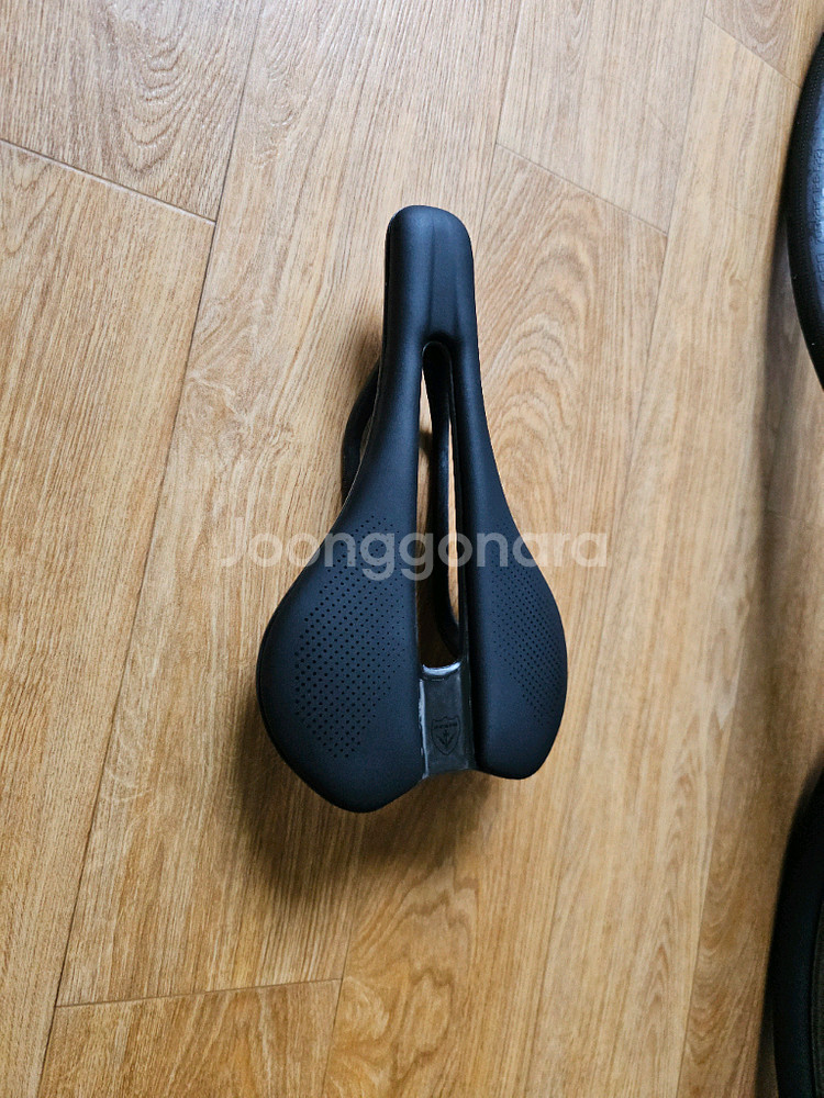 호비제우스 카본안장--3