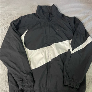 나이키 스우시 트랙탑