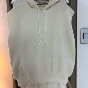 라인 후드 베스트