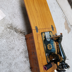 재봉틀 미싱 재봉틀 한미? 한성?(50000원)