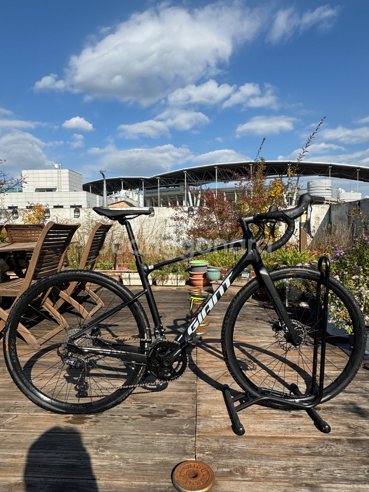 자이언트 리볼트 0 ( 구매후 15키로도 타지않아 상태 좋아요)--0