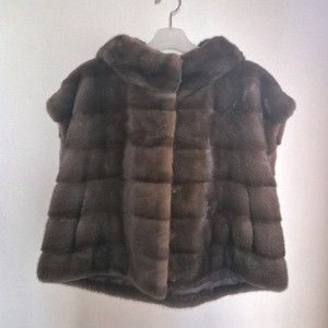 캡소매 후드밍크 베스트