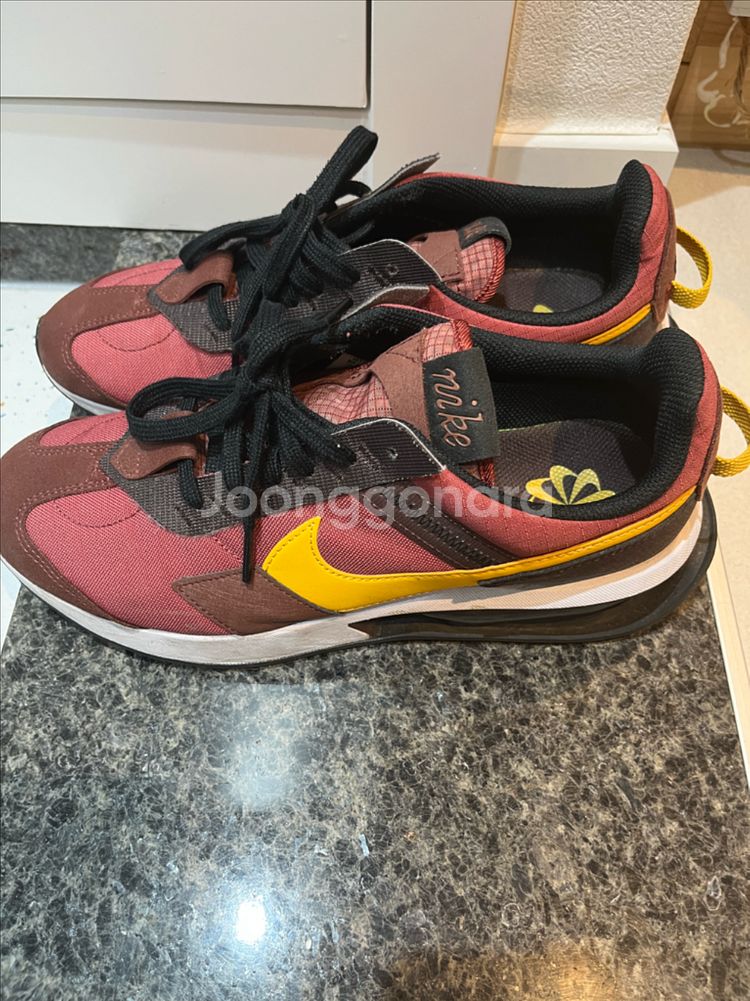 나이키 에어맥스 프리데이 버건디 265mm--1