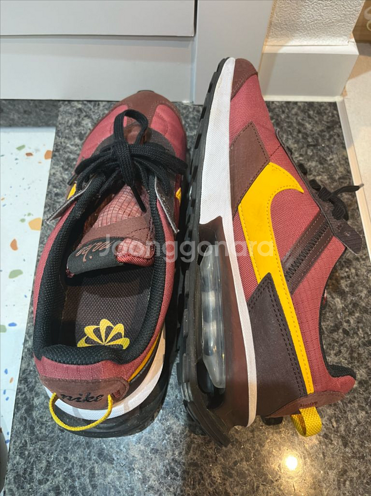 나이키 에어맥스 프리데이 버건디 265mm--3