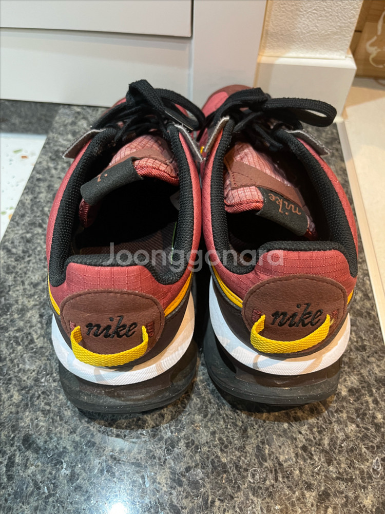 나이키 에어맥스 프리데이 버건디 265mm--2