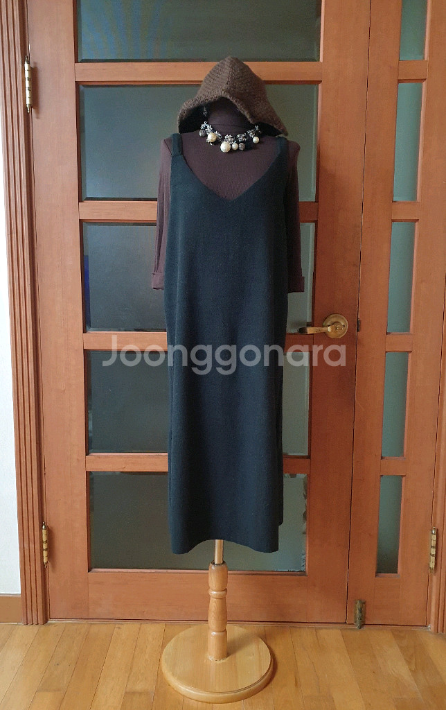 (새제품)기모니트 뷔스티에 롱원피스 블랙--2