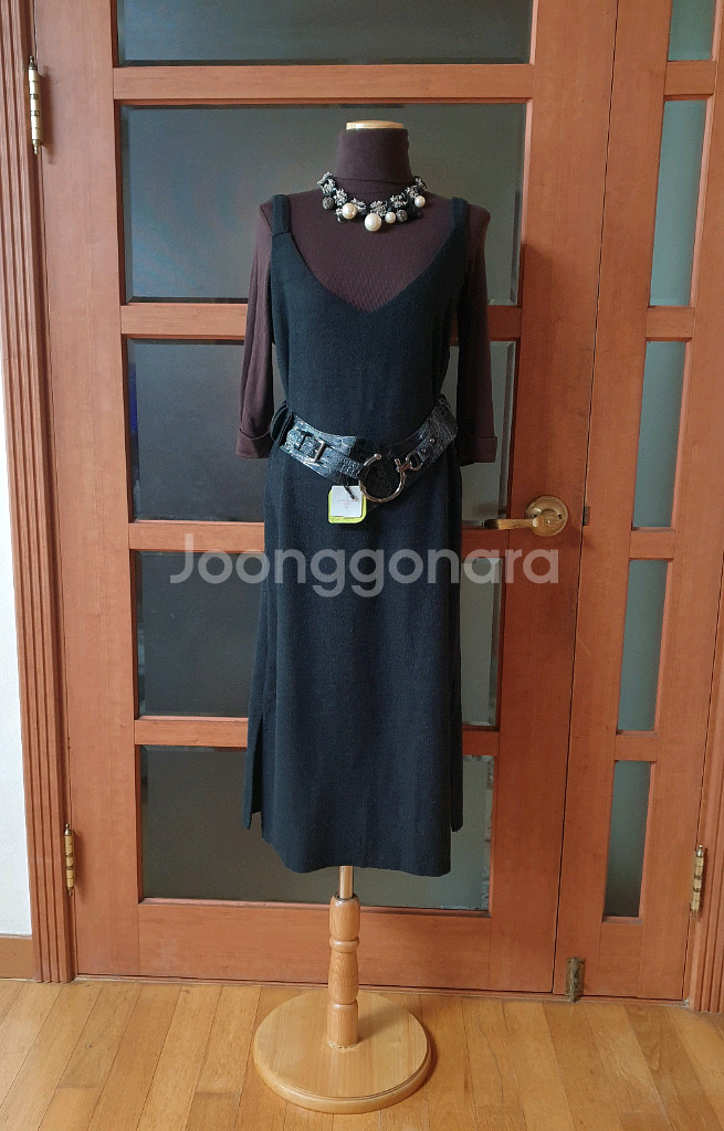 (새제품)기모니트 뷔스티에 롱원피스 블랙--3