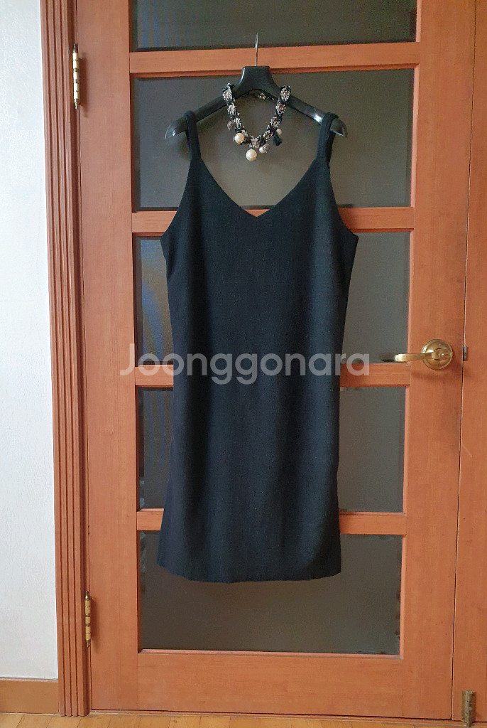 (새제품)기모니트 뷔스티에 롱원피스 블랙--7