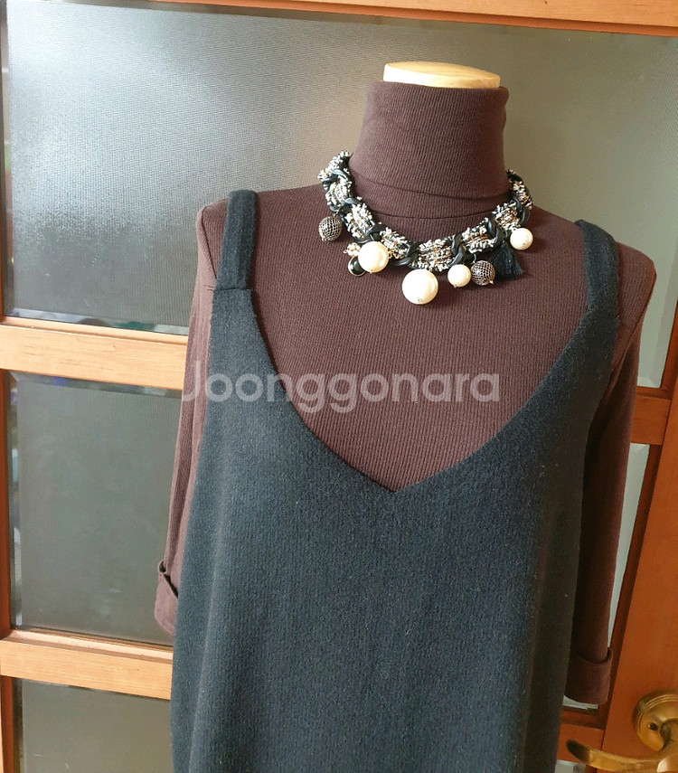 (새제품)기모니트 뷔스티에 롱원피스 블랙--8