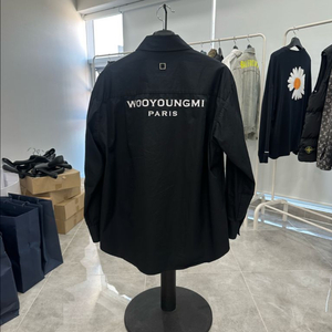 우영미 블랙 셔츠 48