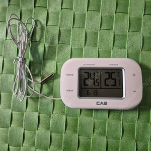 카스 디지털 온도계+시계기능등 새제품 택포 8천원
