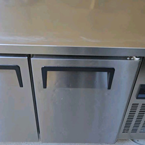 우성간냉식테이블냉장고1200mm판매합니다