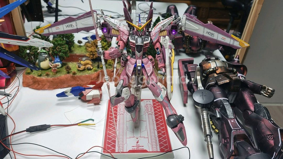 건프라 led도색작 MG급 져스티스건담- 건담 프라모델--1