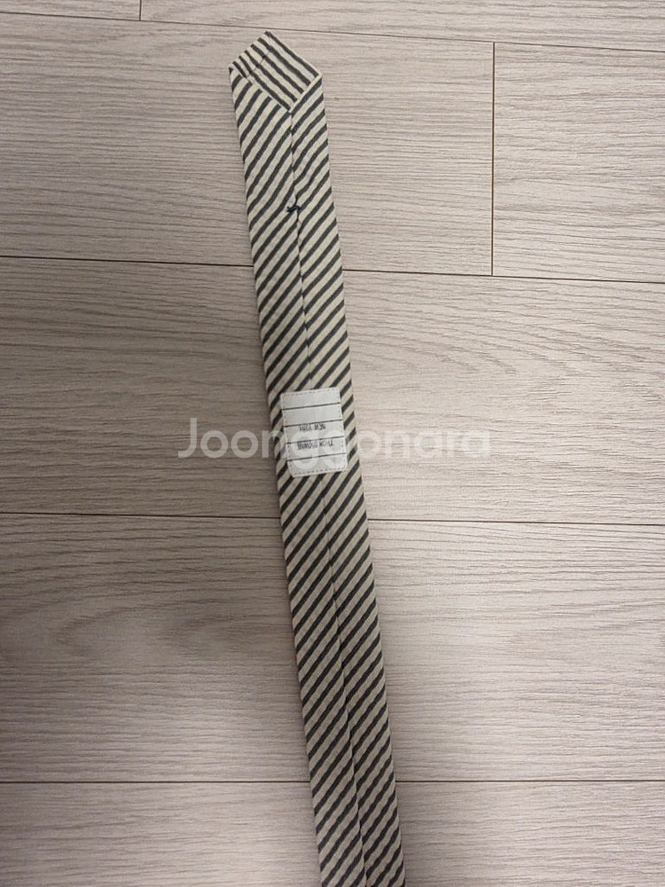 톰브라운 넥타이 백화점판 급매--1