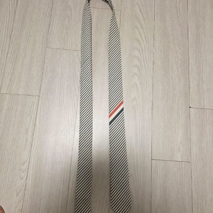 톰브라운 넥타이 백화점판 급매