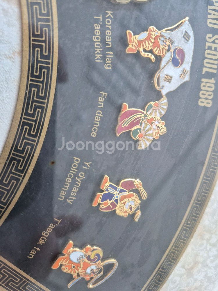 택배포함 1988년 호돌이 기념품 서울올림픽 기념 뺏지 액자 기념품 굿즈 30년가량 되었네요--4